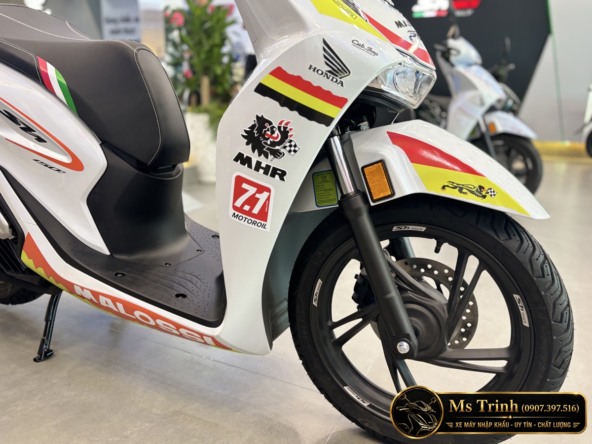 Honda SH150 Ý Malossi 2026 tại Huế - Tem custom thể thao, dáng SH thanh lịch