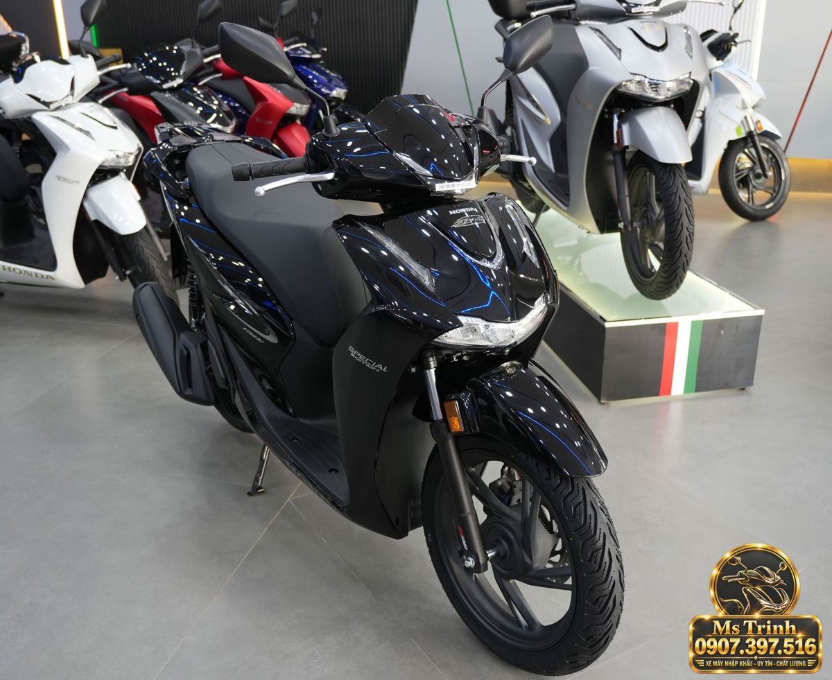 Honda SH150i Ý đen bóng 2027 tại Huế - Sơn bóng lịch sự, tiện ích cho mỗi ngày