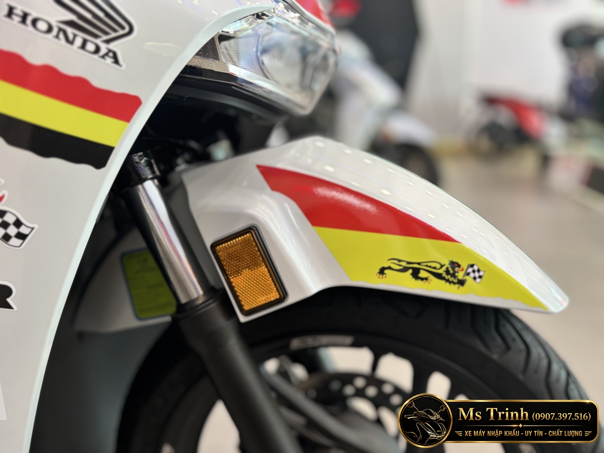 Honda SH150 Ý Malossi 2026 tại Huế - Tem custom thể thao, dáng SH thanh lịch