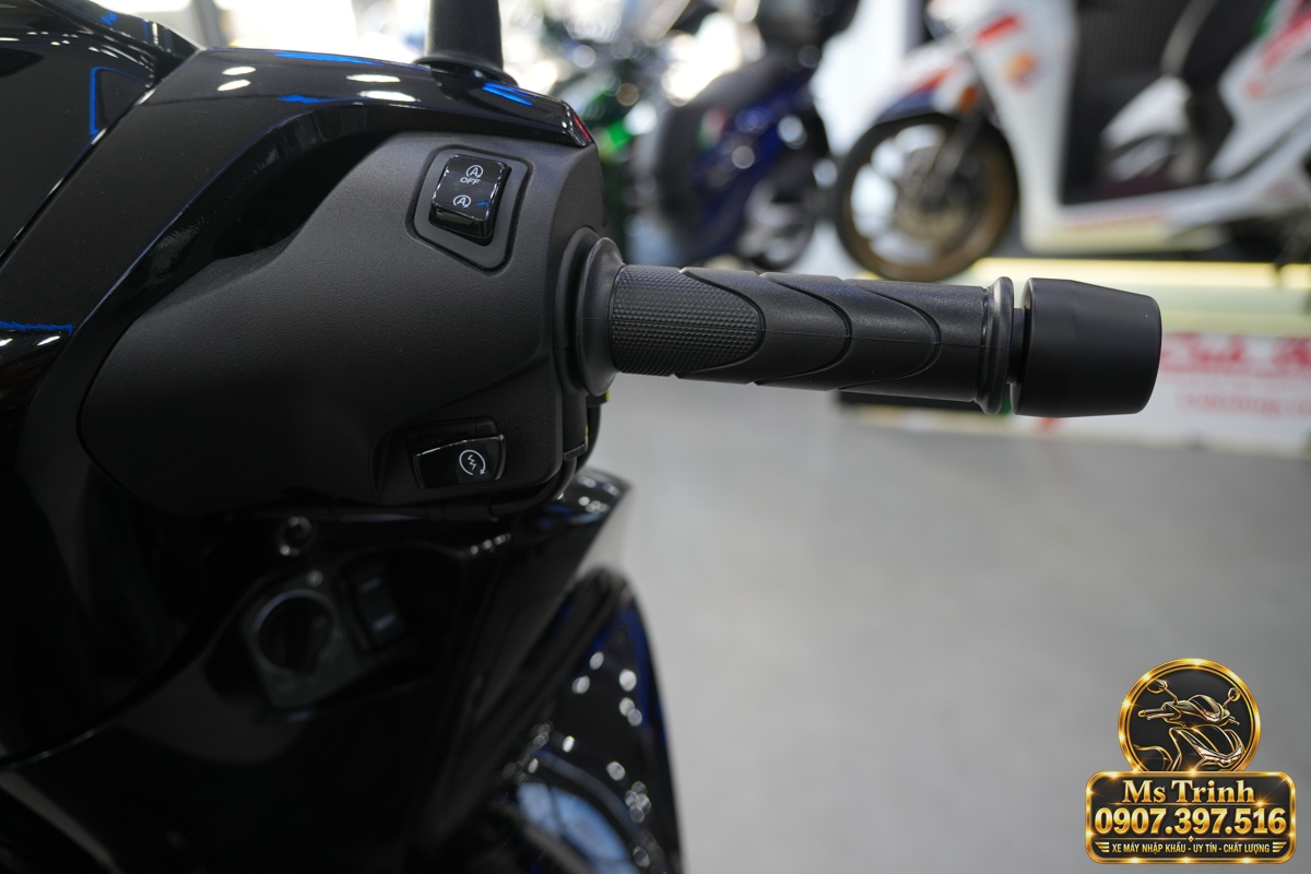 Honda SH150i Ý đen bóng 2027 tại Huế - Sơn bóng lịch sự, tiện ích cho mỗi ngày