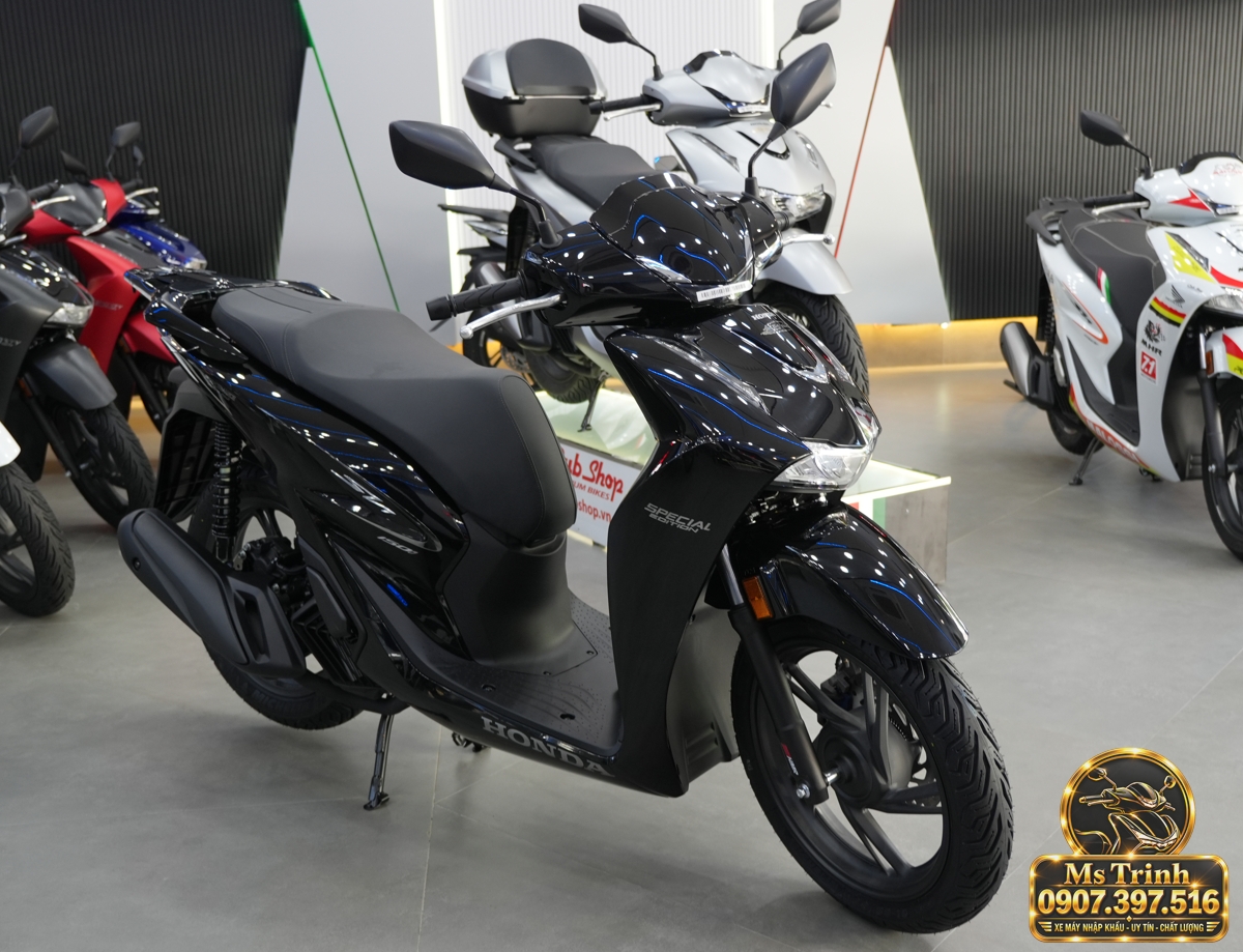 Honda SH150i Ý đen bóng 2027 tại Huế - Sơn bóng lịch sự, tiện ích cho mỗi ngày