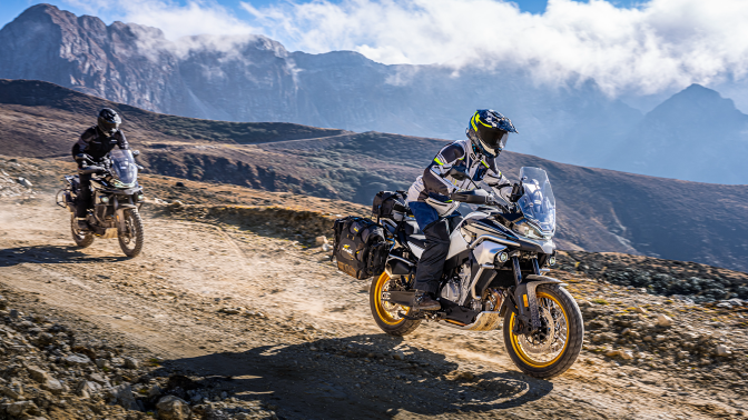 CF Moto 800MT Explorer 2025, ADV Cao Cấp Nhất, Chính Hãng, Giá Tốt tại Huế