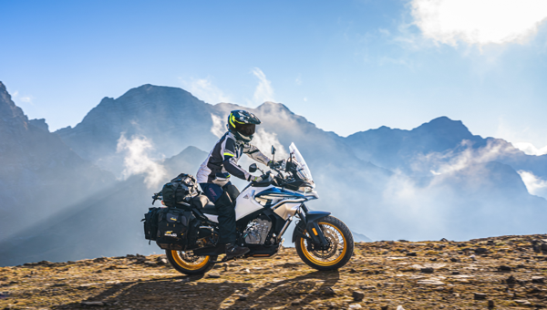 CF Moto 800MT Explorer 2025, ADV Cao Cấp Nhất, Chính Hãng, Giá Tốt tại Huế