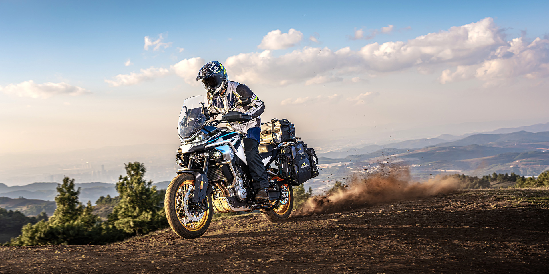 CF Moto 800MT Explorer 2025, ADV Cao Cấp Nhất, Chính Hãng, Giá Tốt tại Huế