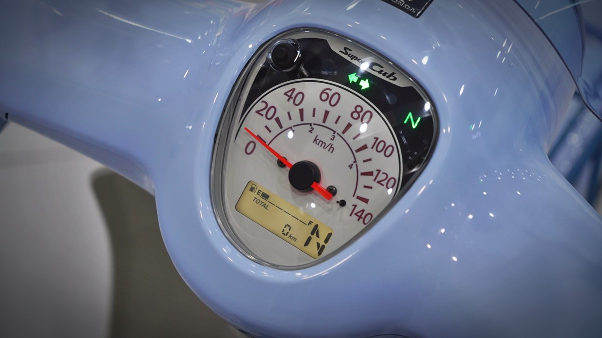 Honda Cub 110 Fujisan bản giới hạn tại Huế - Thiết kế đậm chất Nhật Bản