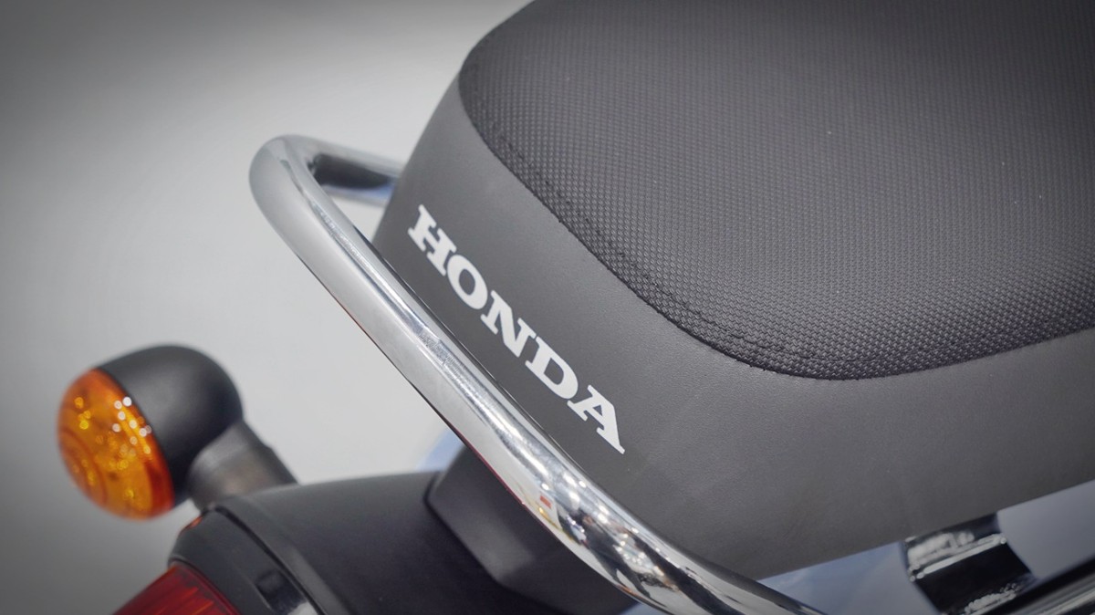 Honda Cub 110 Fujisan bản giới hạn tại Huế - Thiết kế đậm chất Nhật Bản