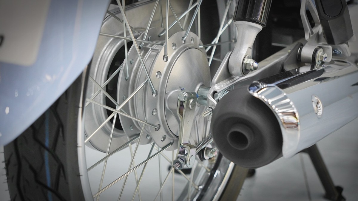 Honda Cub 110 Fujisan bản giới hạn tại Huế - Thiết kế đậm chất Nhật Bản