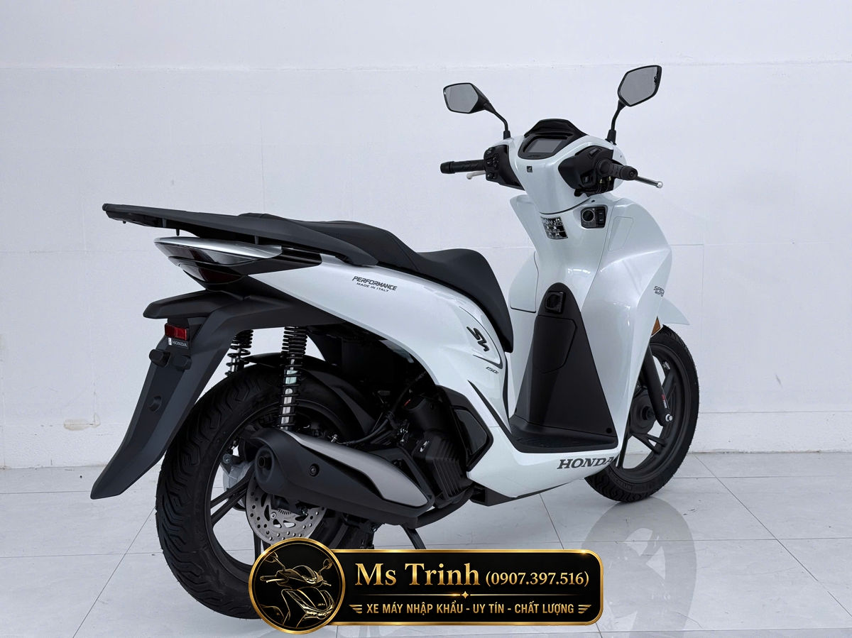 Honda SH150i Special Edition Standard nhập HMR Ý màu trắng tại Huế: Giá trị nằm trong từng chi tiết nguyên bản
