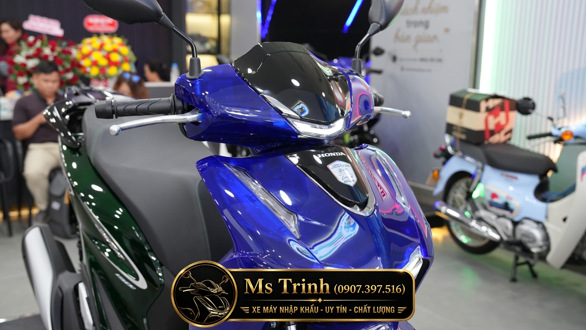 Honda SH150i Vetro Sapphire - Green tại Huế: SH Ý 2 trong 1 giới hạn 200 xe