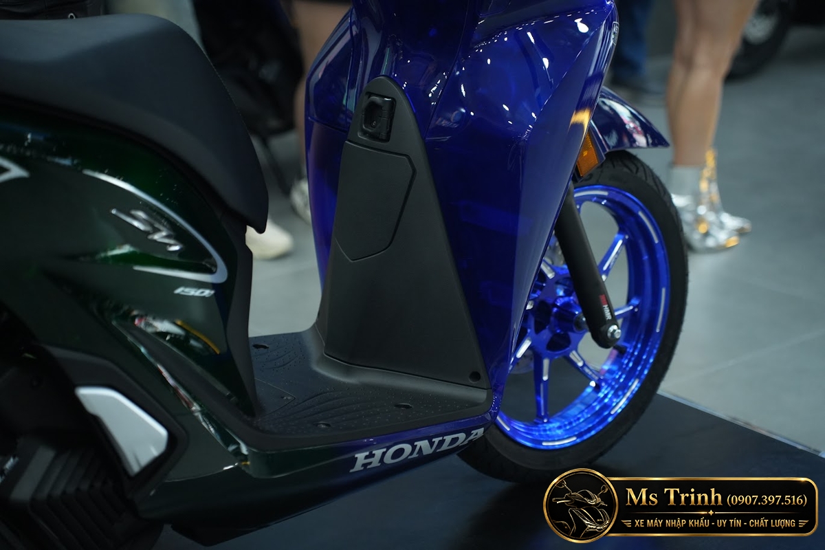 Honda SH150i Vetro Sapphire - Green tại Huế: SH Ý 2 trong 1 giới hạn 200 xe