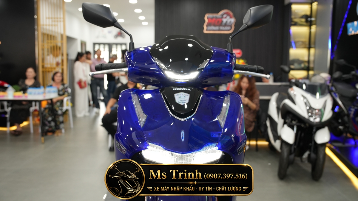 Honda SH150i Vetro Sapphire - Green tại Huế: SH Ý 2 trong 1 giới hạn 200 xe