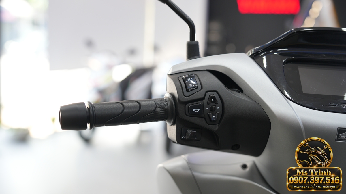 Honda SH150i Ý xám bạc 2027 tại Huế - Nhập Ý, tem vàng sang trọng, giá tốt