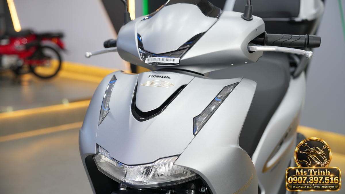 Honda SH150i Ý xám bạc 2027 tại Huế - Nhập Ý, tem vàng sang trọng, giá tốt