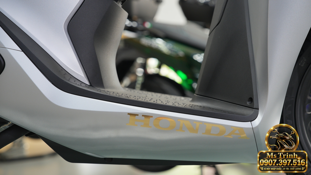 Honda SH150i Ý xám bạc 2027 tại Huế - Nhập Ý, tem vàng sang trọng, giá tốt