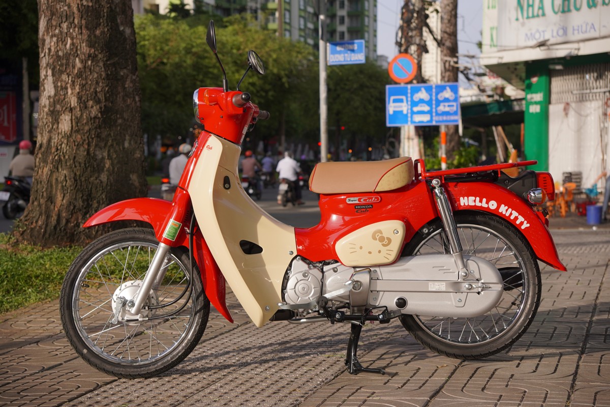 Honda Super Cub 50cc Hello Kitty Edition, Made In Japan, Hàng Hiếm tại Huế