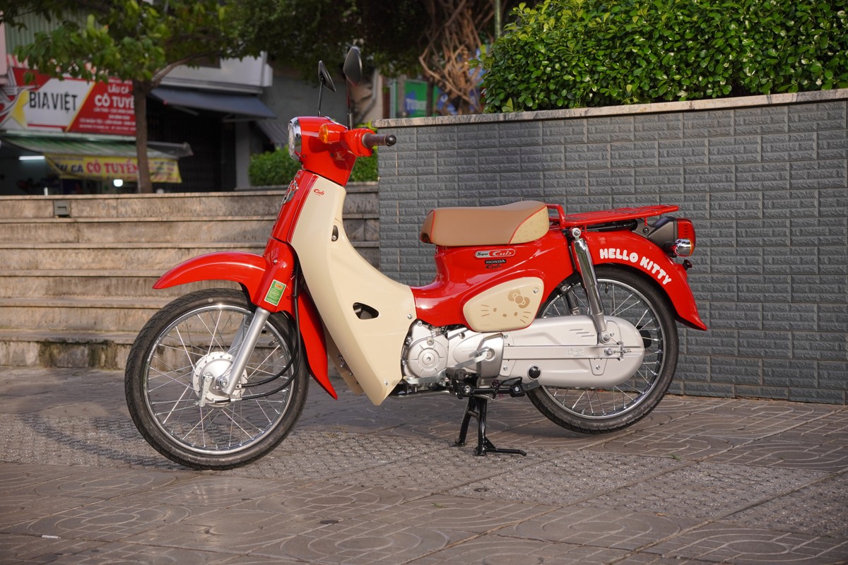 Honda Super Cub 50cc Hello Kitty Edition, Made In Japan, Hàng Hiếm tại Huế
