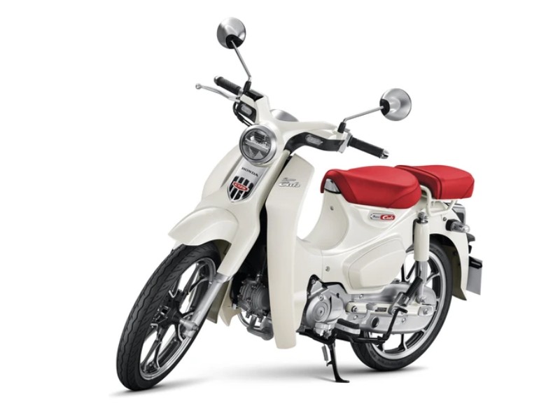 Honda Super Cub 125 Custom Edition Thái Lan 2025 màu trắng tại Huế