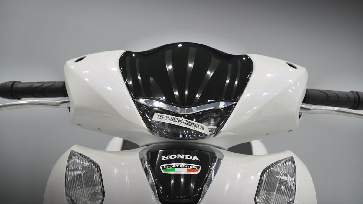 Honda SH150 trắng pha lê nhập Ý 2026 tại Huế - Sport Edition chính ngạch, chuẩn chất Ý