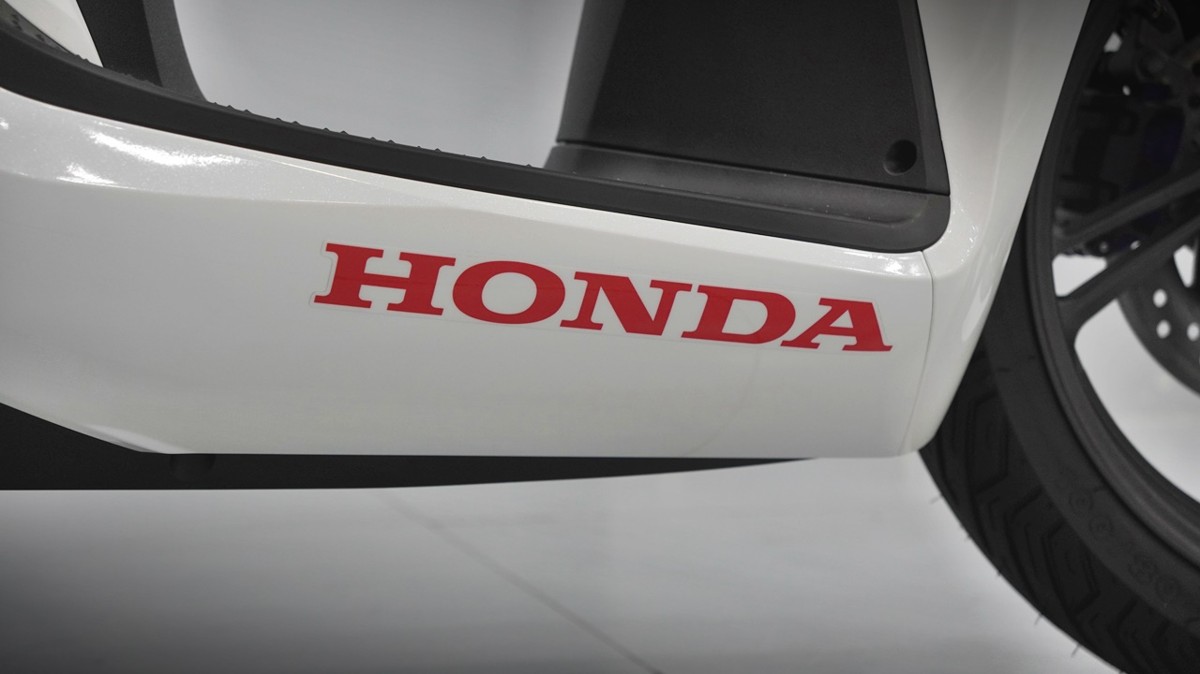 Honda SH150 trắng pha lê nhập Ý 2026 tại Huế - Sport Edition chính ngạch, chuẩn chất Ý