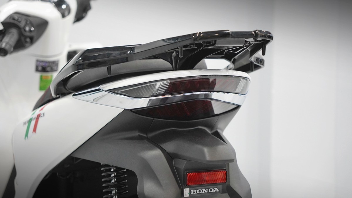 Honda SH150 trắng pha lê nhập Ý 2026 tại Huế - Sport Edition chính ngạch, chuẩn chất Ý
