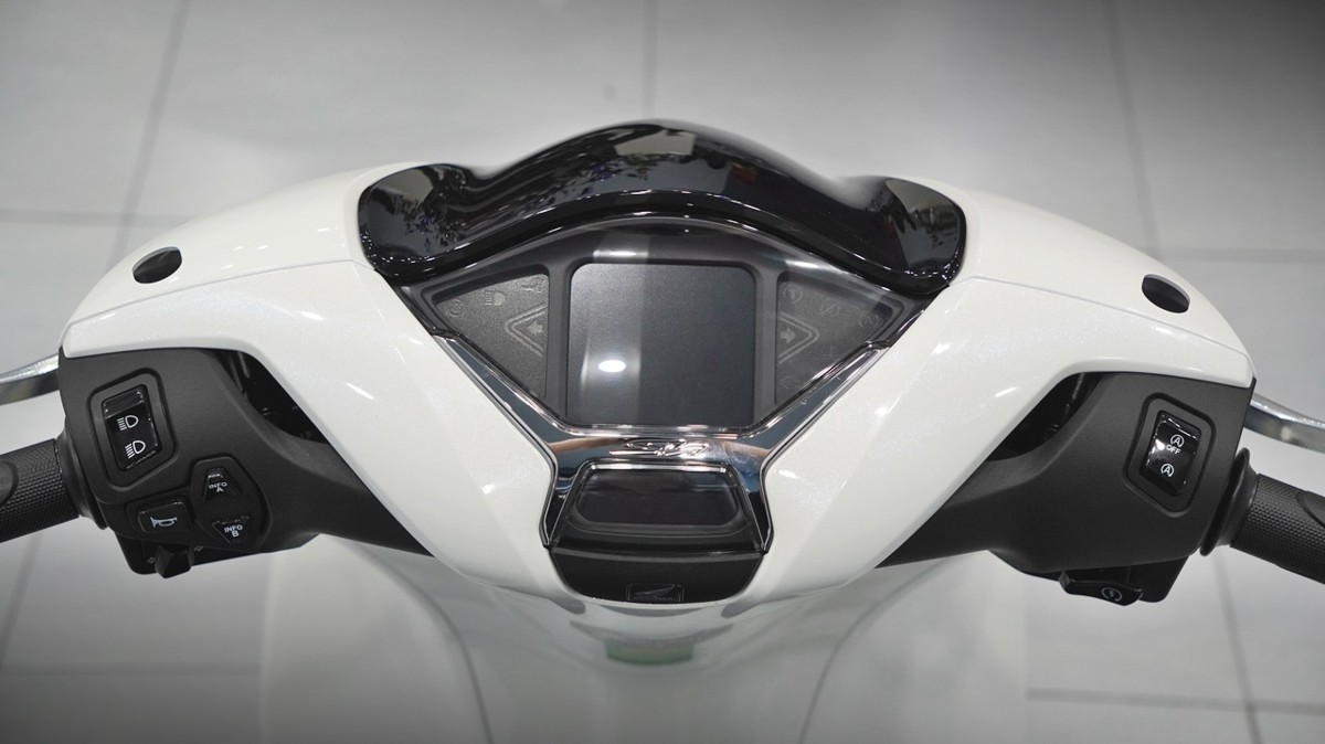 Honda SH150 trắng pha lê nhập Ý 2026 tại Huế - Sport Edition chính ngạch, chuẩn chất Ý