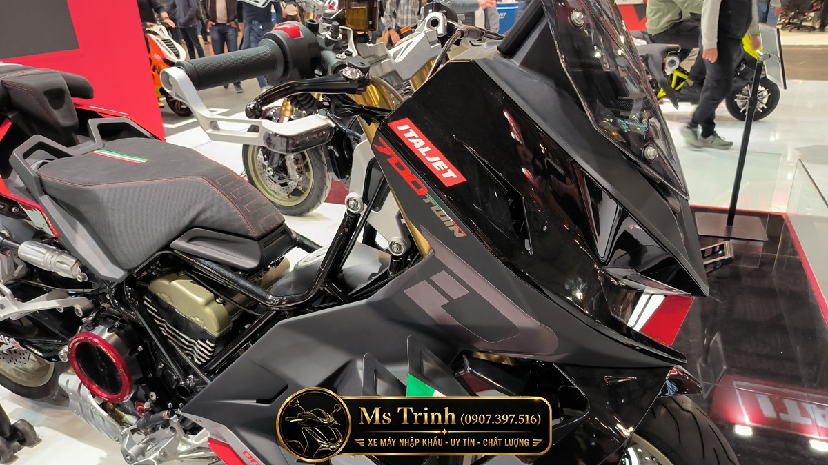 Italjet 700 2026 Tại Huế - Chiến Binh Chỉ 700 Xe Hyper Scooter Cực Hiếm hồ sơ hải quan, nhập chính ngạch