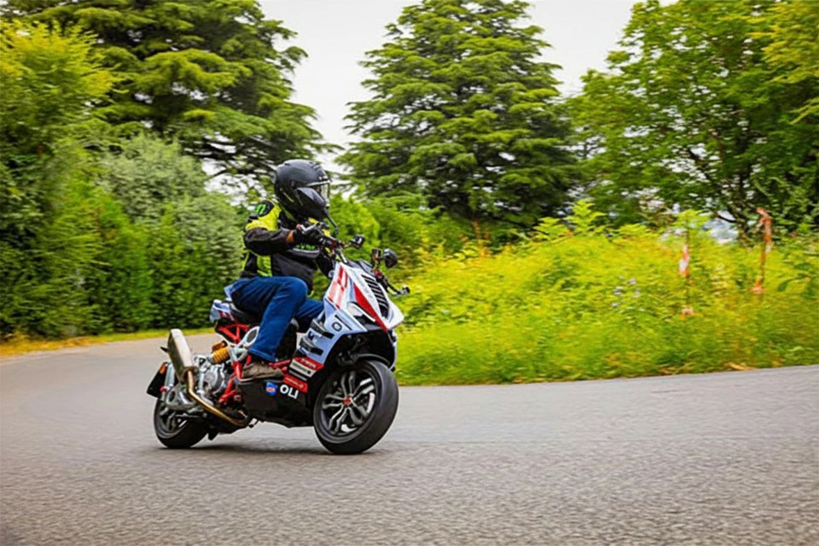 Italjet Dragster 300 Gresini Racing Tại Huế - Chiếc Scooter Ý Khiến Dân Chơi Xe Phải Ngoái Nhìn