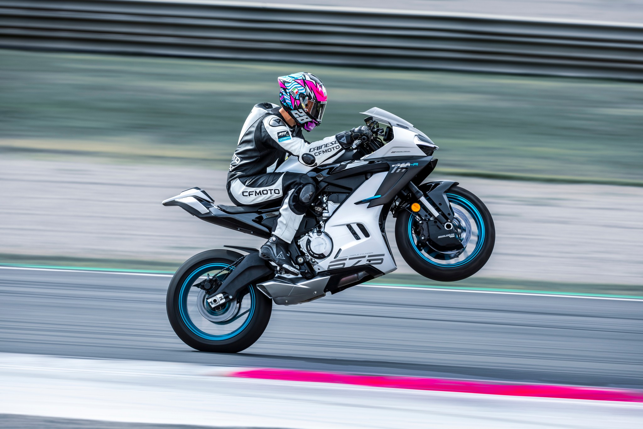 CF Moto 675SR-R 2025 3 Xi Lanh Ngang, Siêu Thể Thao, Giá Rẻ tại Huế