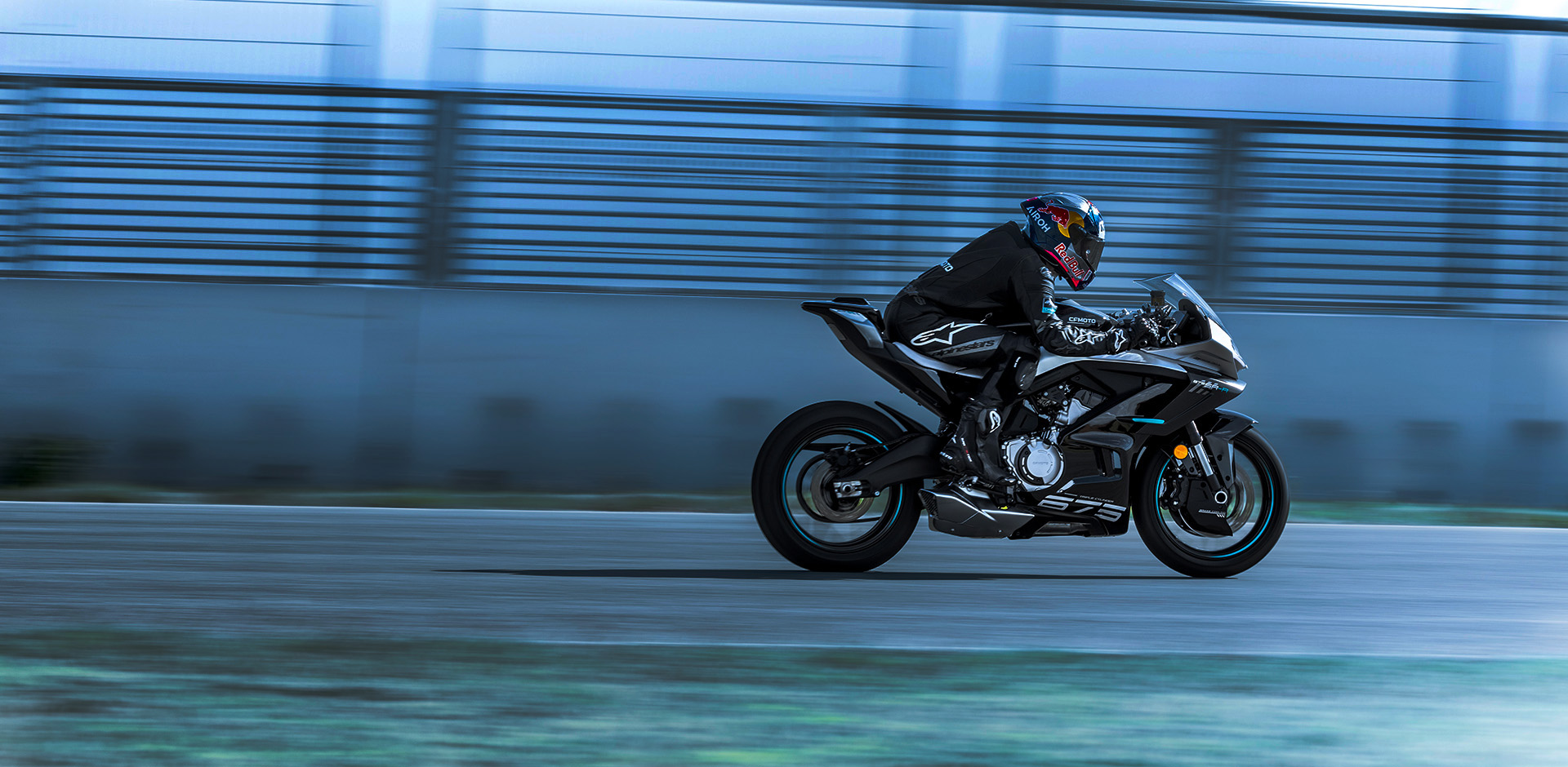 CF Moto 675SR-R 2025 3 Xi Lanh Ngang, Siêu Thể Thao, Giá Rẻ tại Huế
