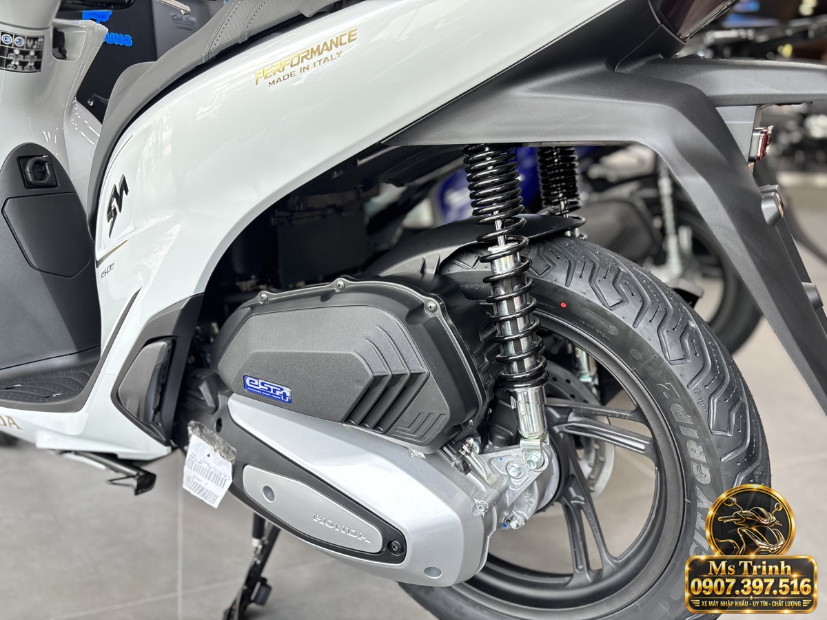 SH150i Ý 2027 màu trắng tại Huế - Nhập khẩu nguyên chiếc, thiết kế sang trọng, giá tốt