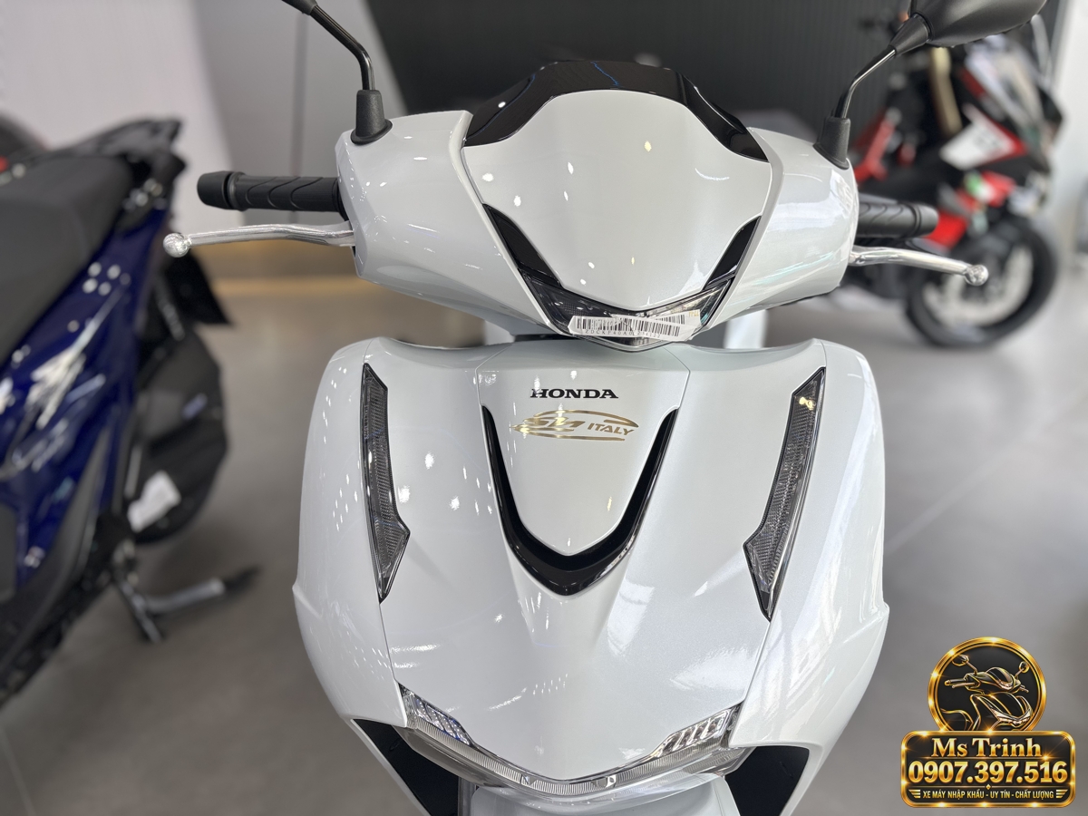 SH150i Ý 2027 màu trắng tại Huế - Nhập khẩu nguyên chiếc, thiết kế sang trọng, giá tốt