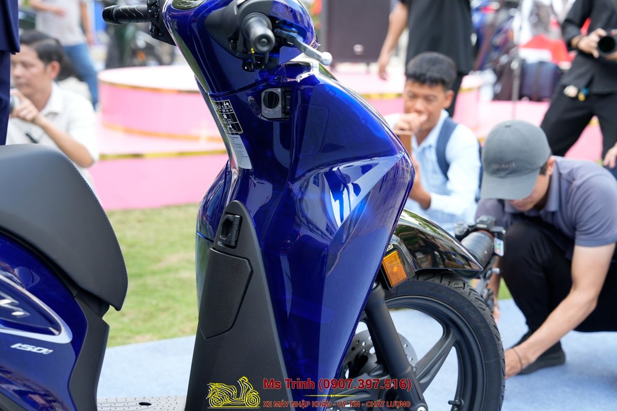 Honda SH150 Vetro Blue 2026 Limited Edition - Siêu phẩm SH Ý dàn áo xanh trong suốt cực hiếm tại Huế