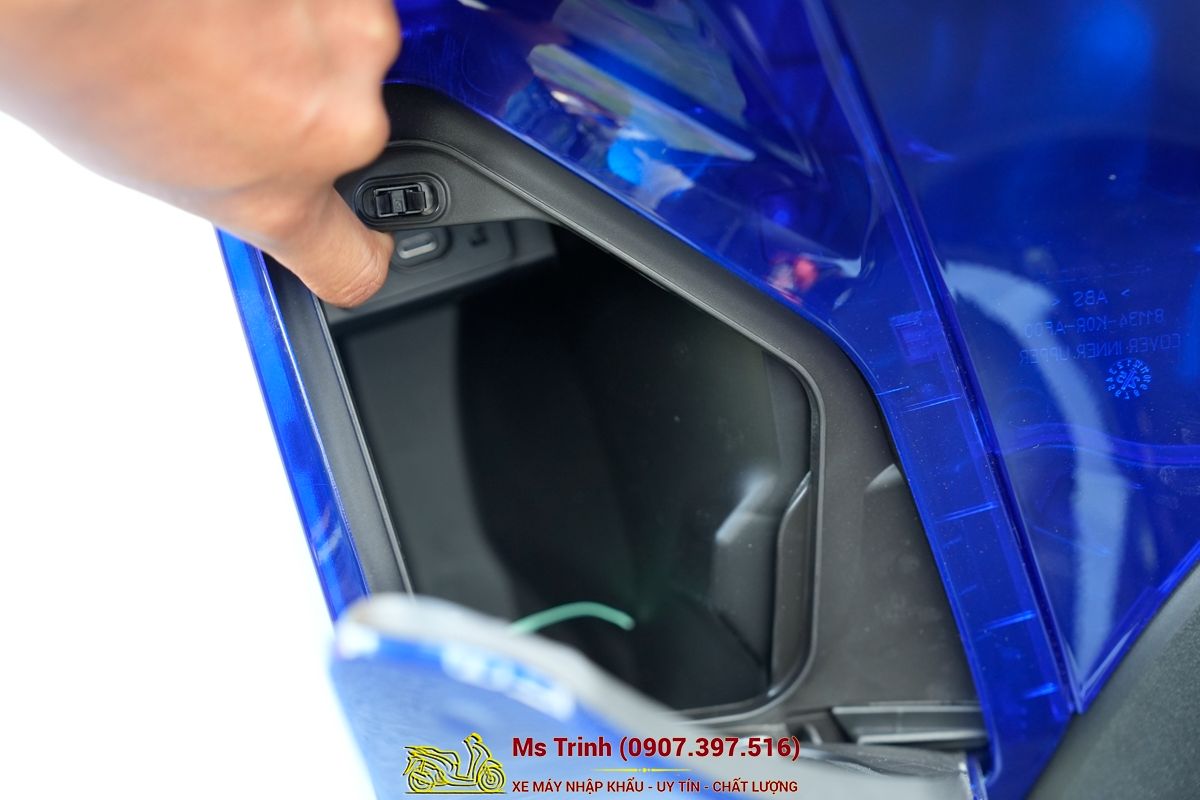 Honda SH150 Vetro Blue 2026 Limited Edition - Siêu phẩm SH Ý dàn áo xanh trong suốt cực hiếm tại Huế