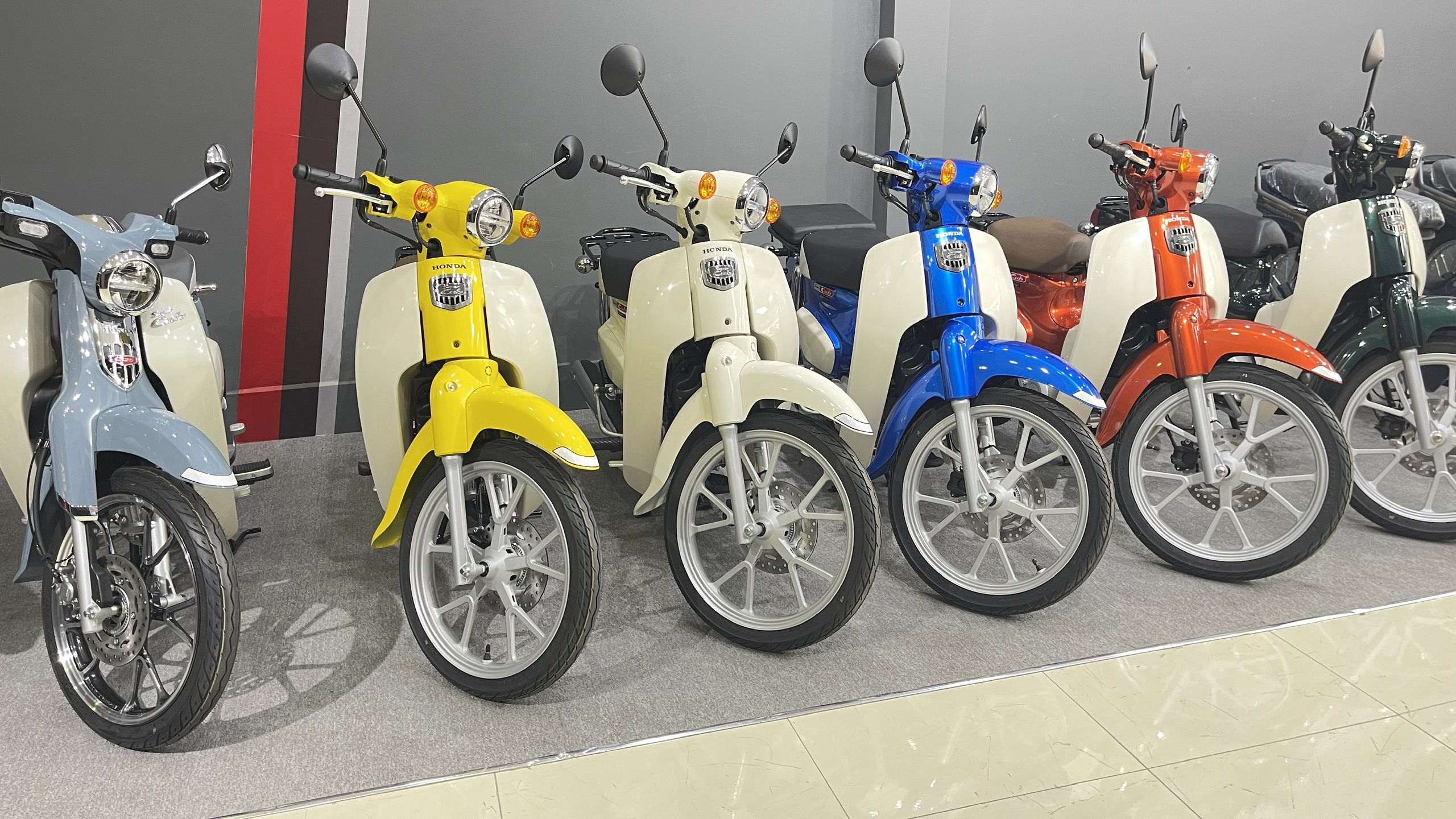 Honda Super Cub 110 ABS, Made In Japan, NK Chính Hãng, Hiếm tại Huế