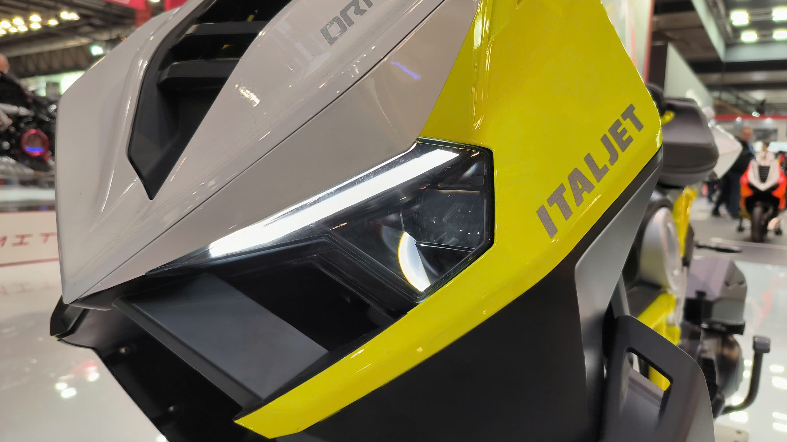 Italjet Dragster 300, Xe Tay Ga Thể Thao Thương Hiệu Từ Italy tại Huế