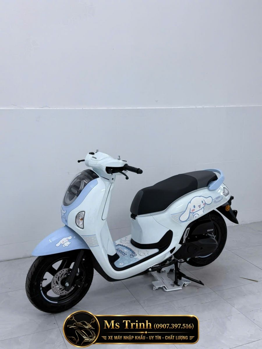Honda Scoopy Cinnamoroll 2026 Huế góc trước nghiêng trẻ trung và khác biệt.