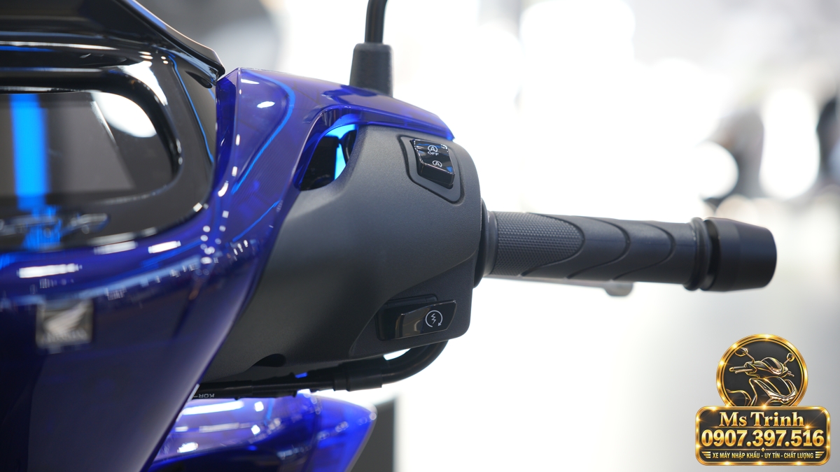 Honda SH150i Ý Vetro Blue Sapphire 2027 trong bộ ảnh chi tiết tại CubShop Premium